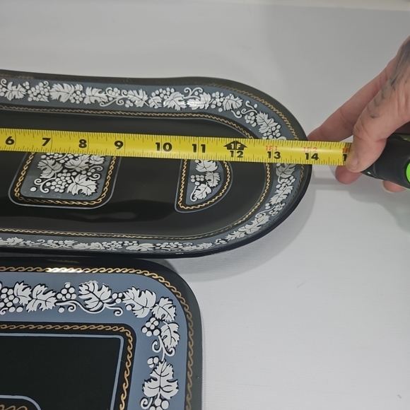 Vintage Smokey Black Glass Leaf Border Set of 2 Trays - Picture 10 of 10